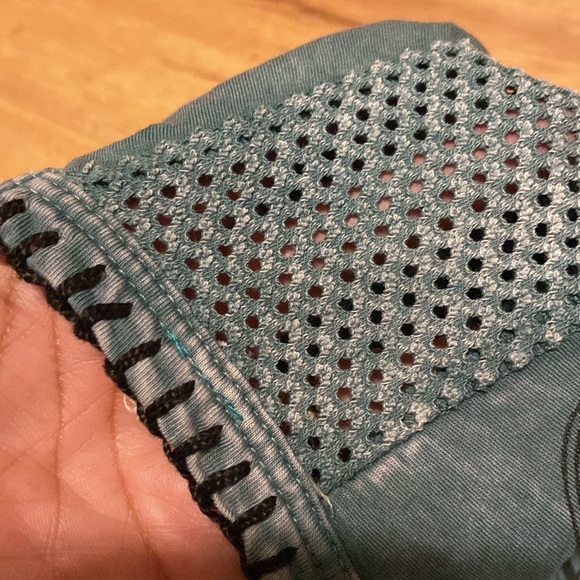 Vocal Brand Rhinestone fleur de le T Shirt. 100% cotton. Size Large. Never worn. - Picture 10 of 10